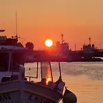 Petrakis